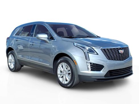Certified 2024 Cadillac XT5 Luxury FWD image 1