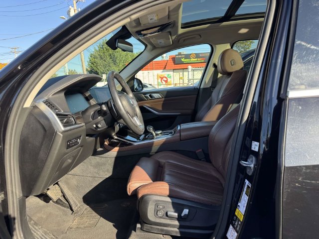 Used 2020 BMW X7 xDrive40i w/ Cold Weather Package AWD/4WD image 21