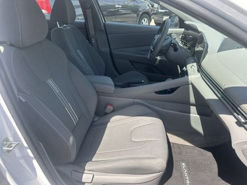 Used 2024 Hyundai Elantra SEL image 15
