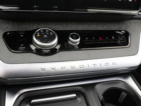 Used 2025 Ford Expedition Tremor AWD/4WD image 24