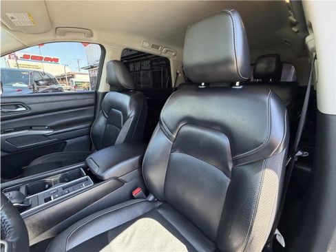 Used 2022 Nissan Pathfinder SL FWD image 18