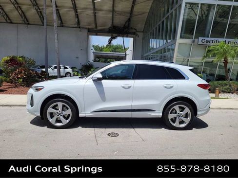 Certified 2025 Audi Q5 Premium Plus w/ Premium Plus AWD/4WD image 5
