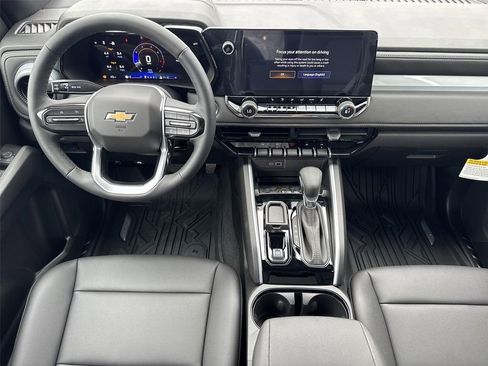 Used 2025 Chevrolet Colorado LT w/ LT Convenience Package RWD image 12