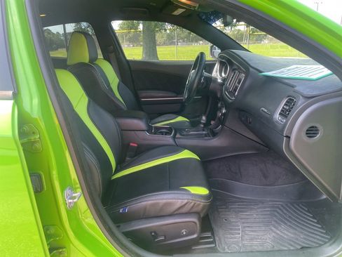 Used 2017 Dodge Charger R/T Scat Pack w/ Beats Audio Group RWD image 16