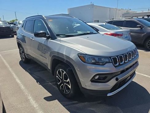 Used 2023 Jeep Compass Limited AWD/4WD image 2
