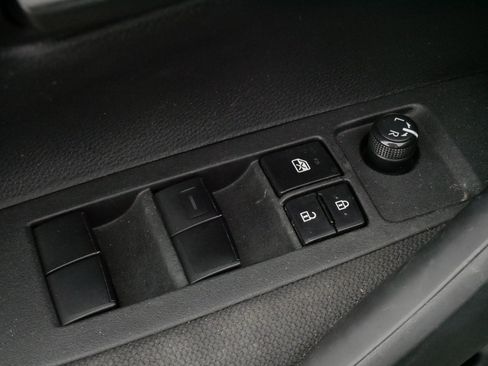 Used 2022 Toyota Corolla LE FWD image 19