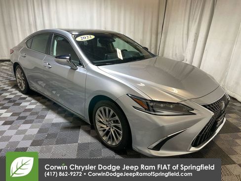 Used 2022 Lexus ES 350 Ultra Luxury image 2