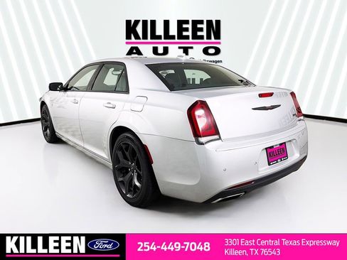 Used 2023 Chrysler 300 S image 6