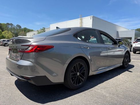 Used 2026 Toyota Camry SE image 3