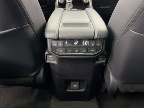 Used 2024 Toyota Grand Highlander Platinum image 32