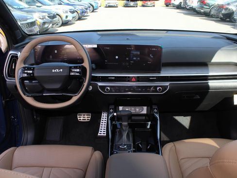 New 2026 Kia Sorento SX Prestige w/ Olive Brown Leather Package image 18