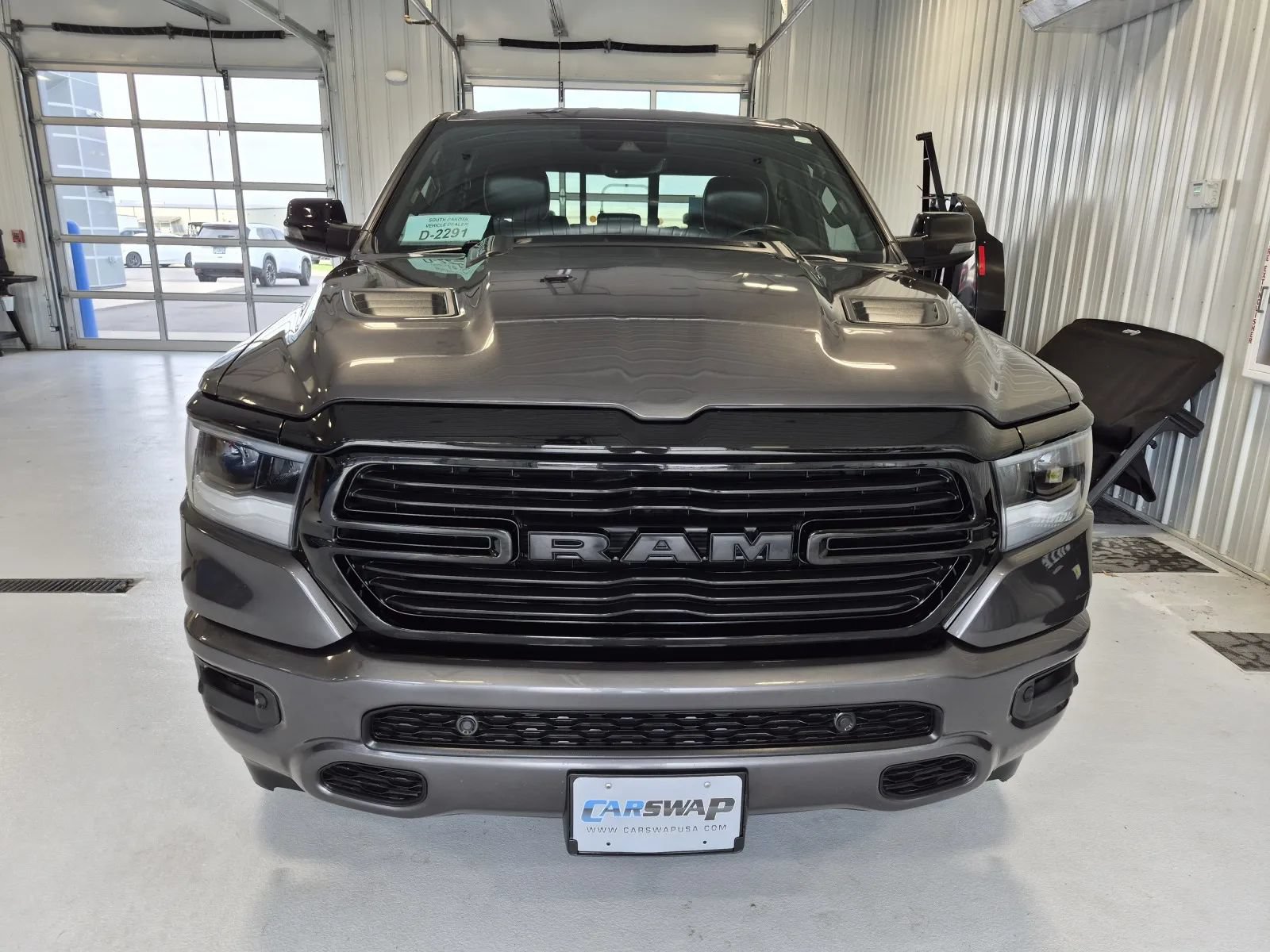 Used 2024 RAM 1500 Laramie AWD/4WD image 7