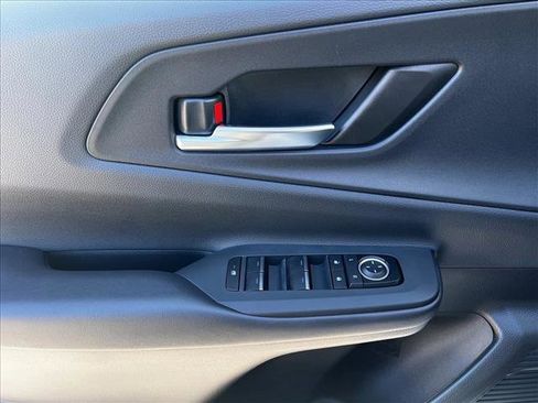 Certified 2025 Toyota Prius Plug-In Hybrid image 11