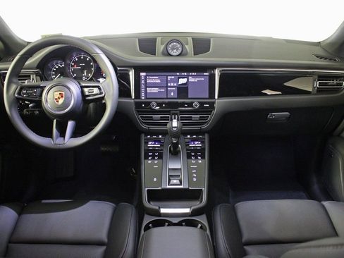 Certified 2026 Porsche Macan image 21