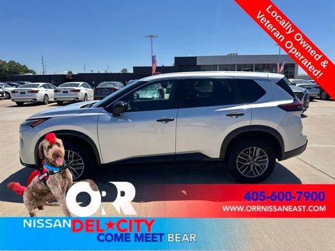 Used 2024 Nissan Rogue S FWD image 2