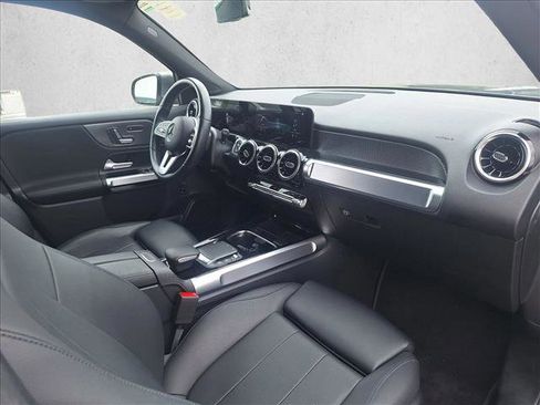 Used 2022 Mercedes-Benz GLB 250 image 18