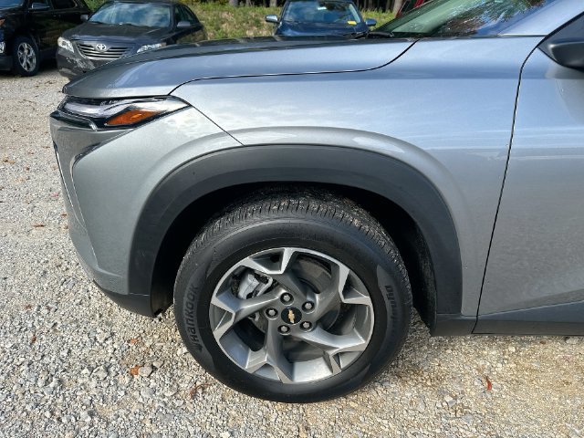 Used 2024 Chevrolet Trax LT FWD image 43