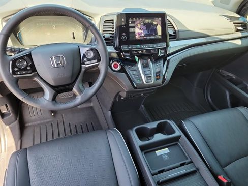 Used 2024 Honda Odyssey Elite image 18