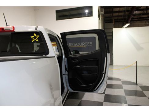 Used 2021 Chevrolet Colorado LT w/ LT Convenience Package image 23