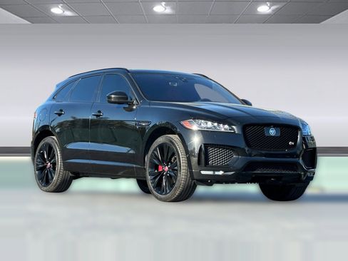 Used 2019 Jaguar F-PACE S image 6