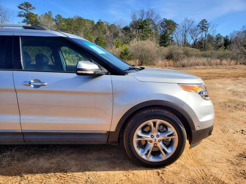 Used 2014 Ford Explorer Limited w/ Equipment Group 302A image 16