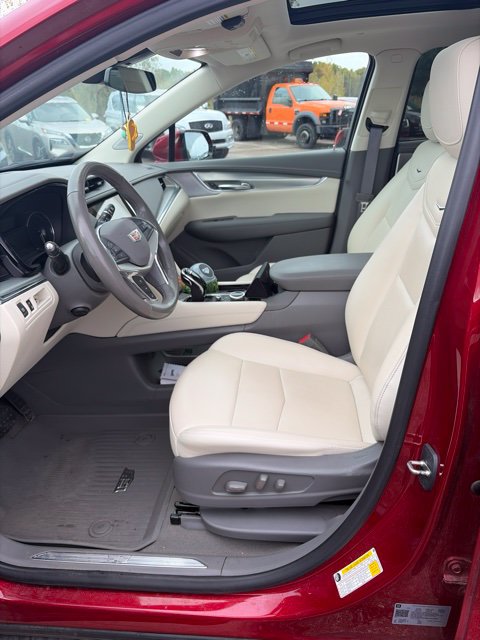 Used 2021 Cadillac XT5 Premium Luxury w/ LPO, Floor Liner Package AWD/4WD image 6