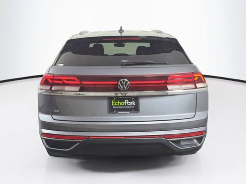 Used 2024 Volkswagen Atlas Cross Sport SE FWD image 7