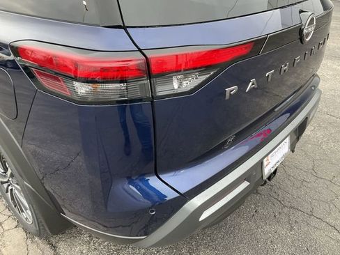 New 2026 Nissan Pathfinder Platinum image 30