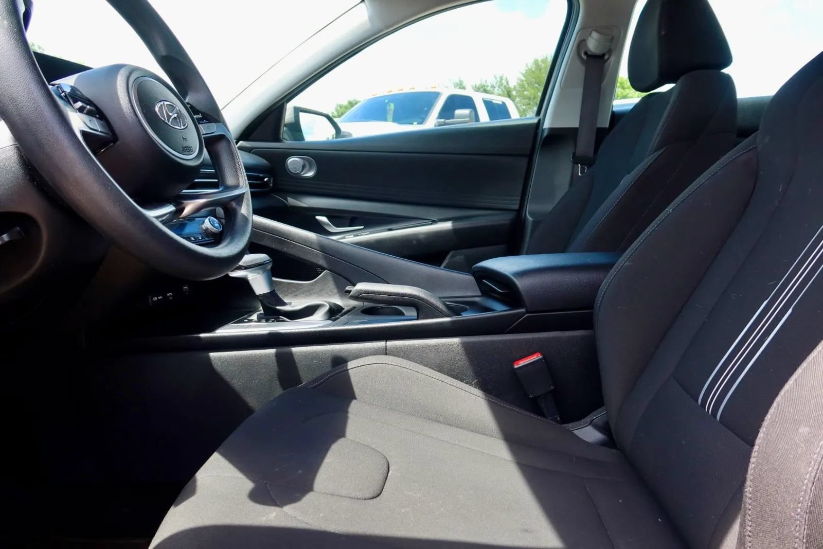 Used 2023 Hyundai Elantra SEL FWD image 11