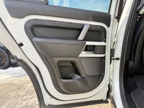 Used 2021 Land Rover Defender 110 X-Dynamic HSE image 14