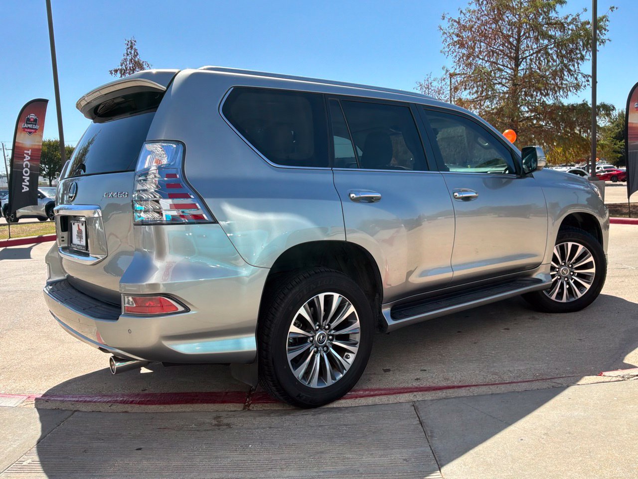 Used 2022 Lexus GX 460 Luxury w/ Off Road Package AWD/4WD image 6