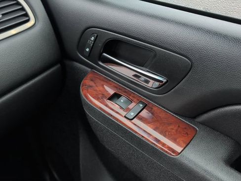 Used 2014 Chevrolet Tahoe LT w/ Luxury Package image 20