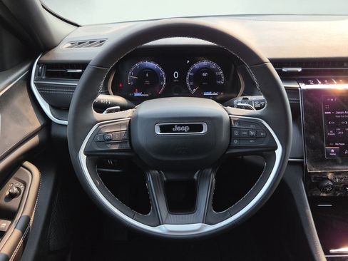 New 2026 Jeep Grand Cherokee L 4WD image 24
