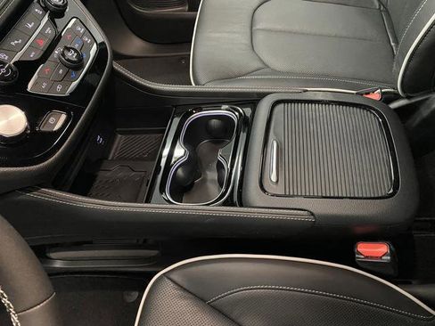 New 2026 Chrysler Pacifica Limited w/ S Appearance Package AWD/4WD image 21