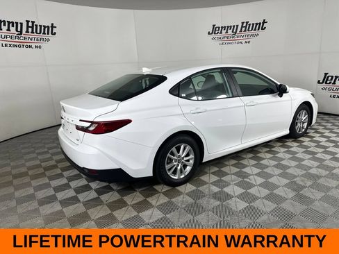 Used 2025 Toyota Camry LE FWD image 6