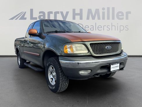 Used 2002 Ford F150 Lariat image 2