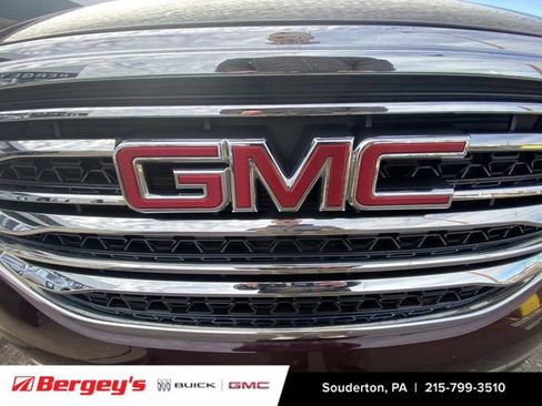 Used 2018 GMC Acadia SLT image 33