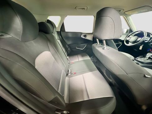 Certified 2025 Kia Soul LX image 25