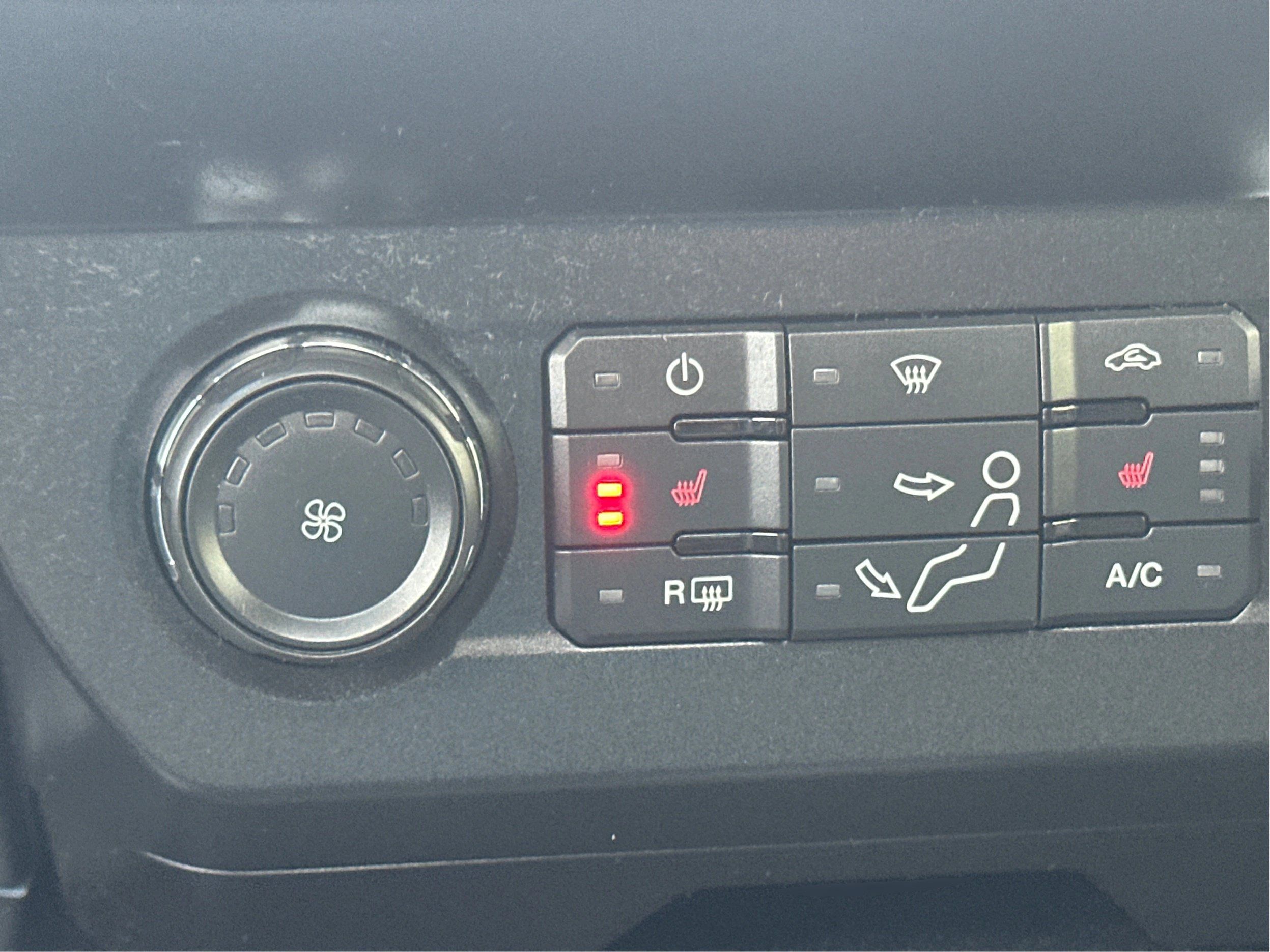 Used 2022 Ford F350 XLT w/ XLT Premium Package AWD/4WD image 31