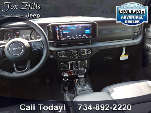 Used 2024 Jeep Wrangler Unlimited Rubicon 4xe AWD/4WD image 13