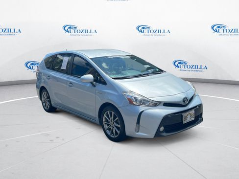 Used 2015 Toyota Prius V FWD image 7