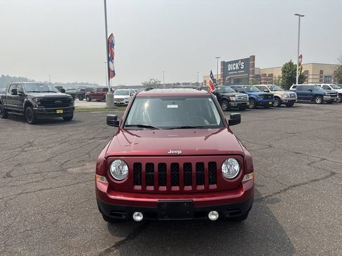 Used 2014 Jeep Patriot Latitude AWD/4WD image 3
