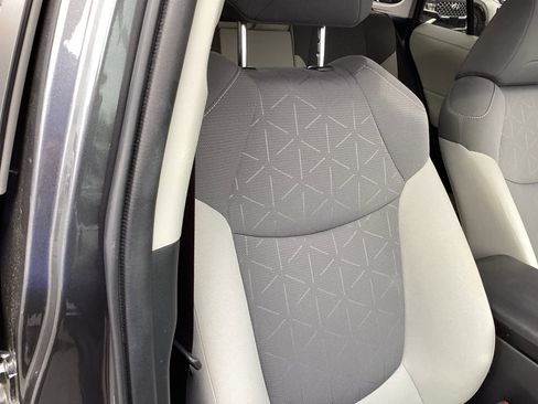 Used 2019 Toyota RAV4 XLE image 17