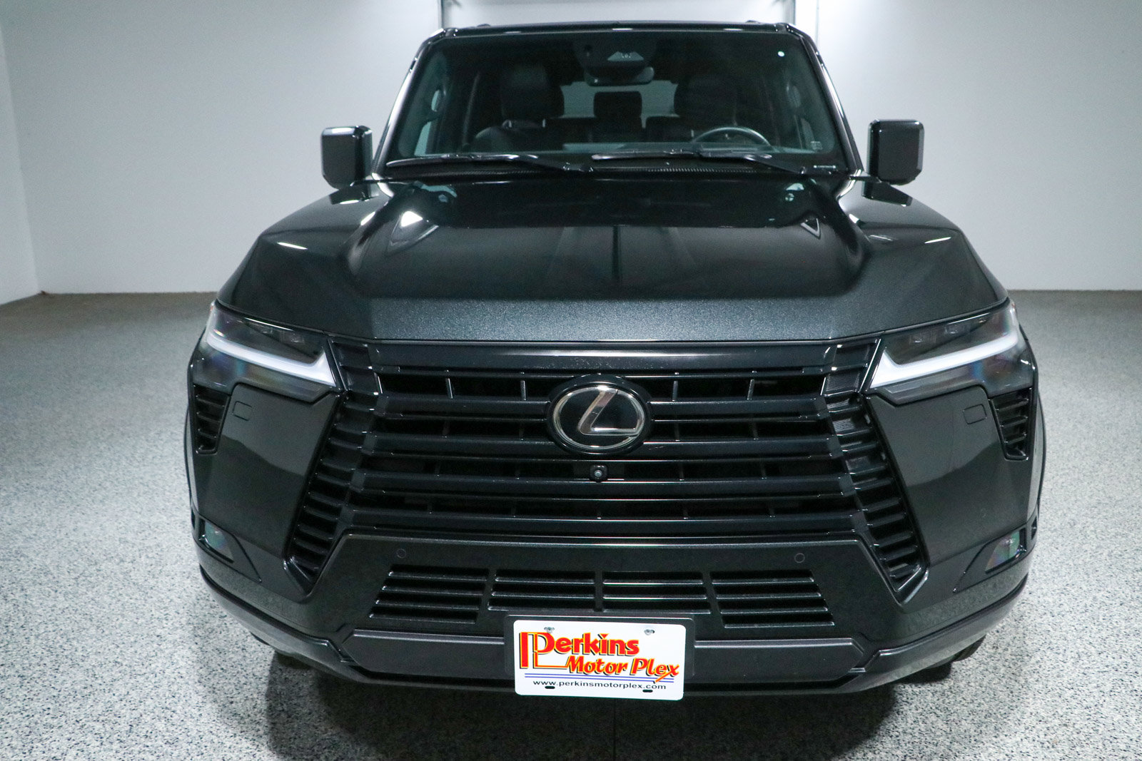 Used 2025 Lexus GX 550 w/ Accessory Package (2T) AWD/4WD image 4