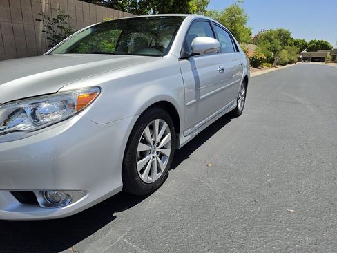 Used 2011 Toyota Avalon Limited FWD image 25