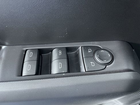 Used 2025 GMC Canyon Elevation RWD image 23