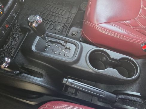 Used 2014 Jeep Wrangler Unlimited Sahara w/ Max Tow Package AWD/4WD image 22
