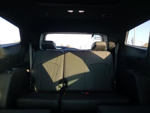 Used 2023 Buick Enclave Avenir w/ Avenir Technology Package image 22