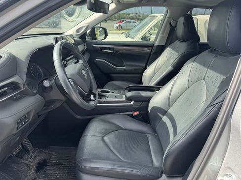 Used 2021 Toyota Highlander Limited AWD/4WD image 5