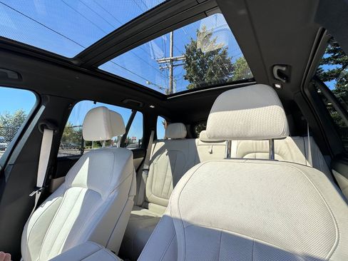 Used 2022 BMW X5 xDrive40i w/ M Sport Package AWD/4WD image 44